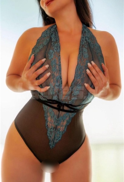 Foto von Alexa, Sinnliche Latina mit Naturbusen