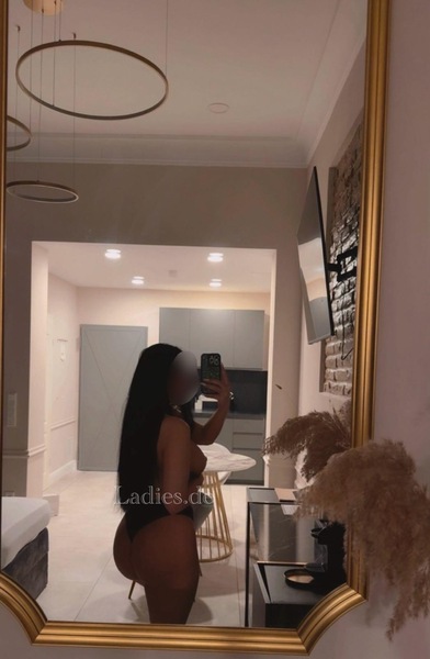 Foto von Leyla Queen AV