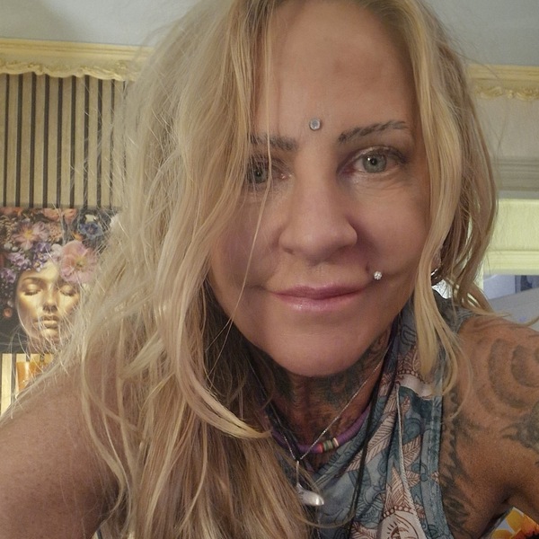 Foto von *Sarah, Königin der Lingam*