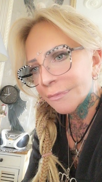 Foto von *Sarah, Königin der Lingam*