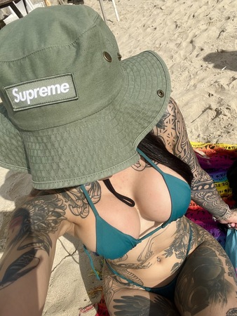 Rebecca, Neue Nummer, Stuttgart