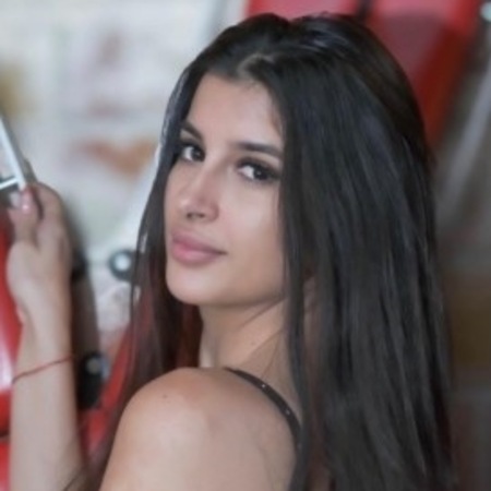 Yasmin heute im Velvet