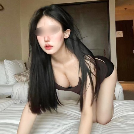 Asia Sunika, Düsseldorf