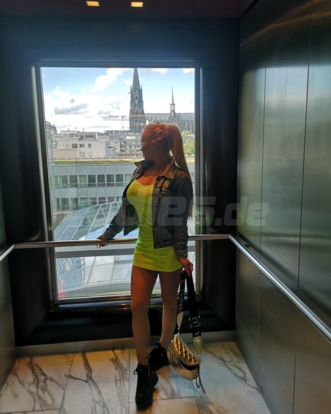 Foto von BLONDE ANGEL BJ QUENN AV KÖNIGIN / SEX LOVER