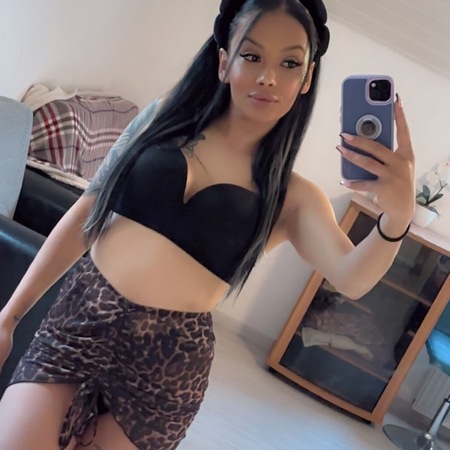 Alexa New, Hamm
