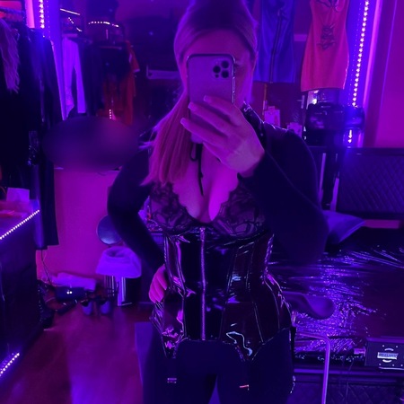 Julia little devil Privat &Diskret, Köln
