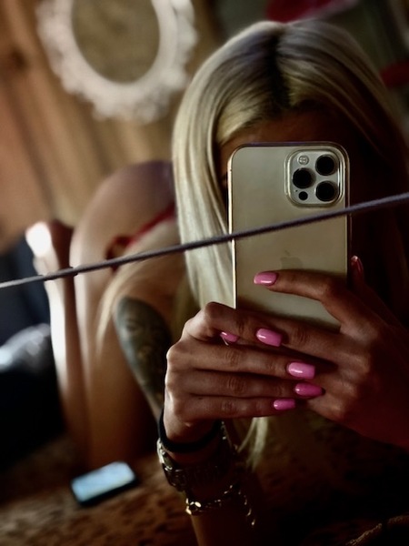 Foto von Celine aus Ungarn GANZ NEU