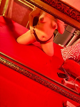 Sofia - Erreichbar per Anruf und SMS, Köln