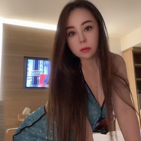 Yiyi