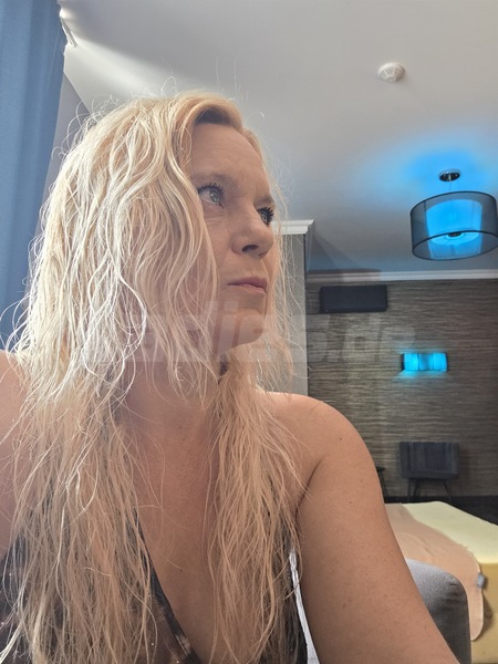 Foto von Nadine deutscher Bl*s*h*se 40+ nur für kurze Zeit.