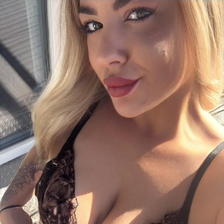 *NEU DEUTSCHE STUDENTIN ADRIANA*, Bremen