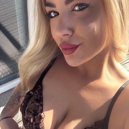 *NEU DEUTSCHE STUDENTIN ADRIANA*, Bremen