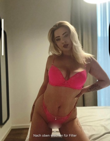 *NEU DEUTSCHE STUDENTIN ADRIANA*, Bremen