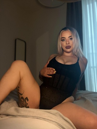 *NEU DEUTSCHE STUDENTIN ADRIANA*, Bremen