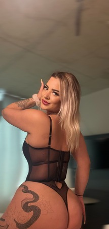 *NEU DEUTSCHE STUDENTIN ADRIANA*, Bremen