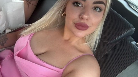 *NEU DEUTSCHE STUDENTIN ADRIANA*, Bremen