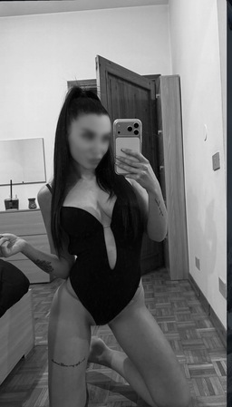 Anita 100% REALHaus/ Hotelbesuch/ Büro, Düsseldorf