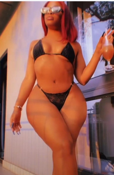 Anais aus Panama - AV Königin! – Bremen photo 4