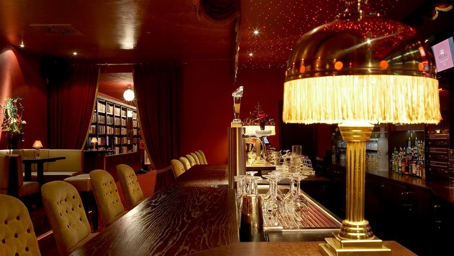 Foto von Hamburgs größter und elegantester Nachtclub