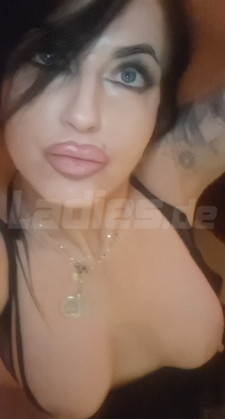 Foto von IZA-Squ*rting, de*p thr*at, hartes AV