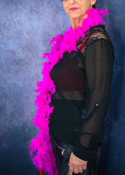 Petra küssende Endfünfzigerin – Leipzig photo 3