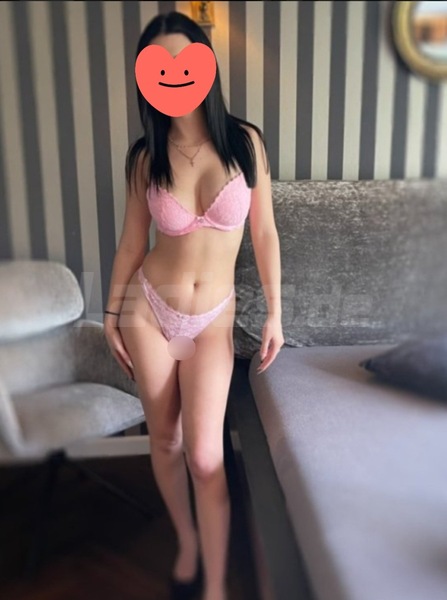Foto von LINA Ganz neu-Original Bilder