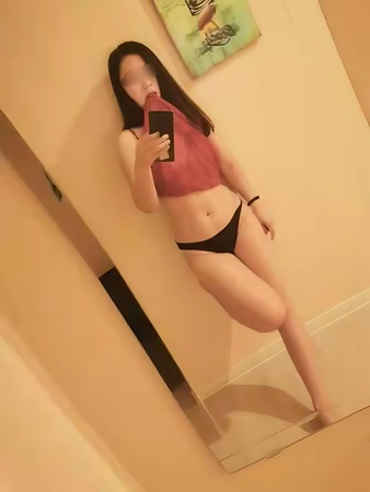 Yingzi - Asiatin, Gera