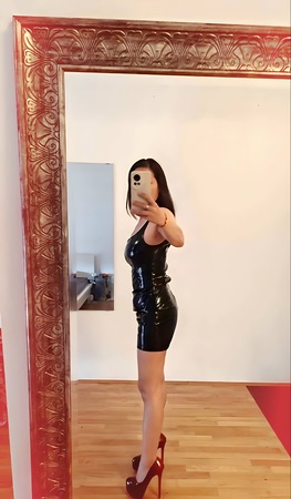 Yingzi - Asiatin, Gera