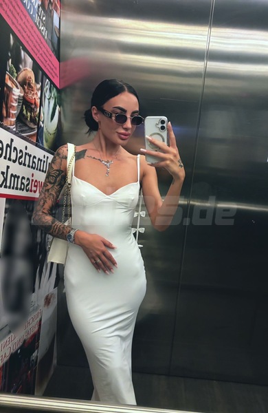 Foto von Elena Mit Originalbilder