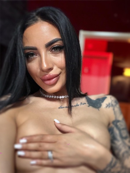 Foto von Elena Mit Originalbilder