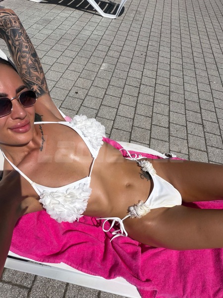 Foto von Elena Mit Originalbilder