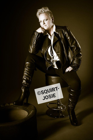 SQU*RT - JOSIE, DEUTSCH, Augsburg