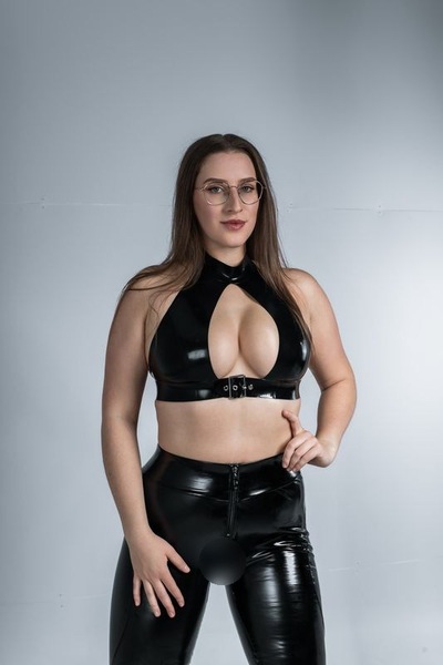 Foto von Bizarrlady Kim Throne