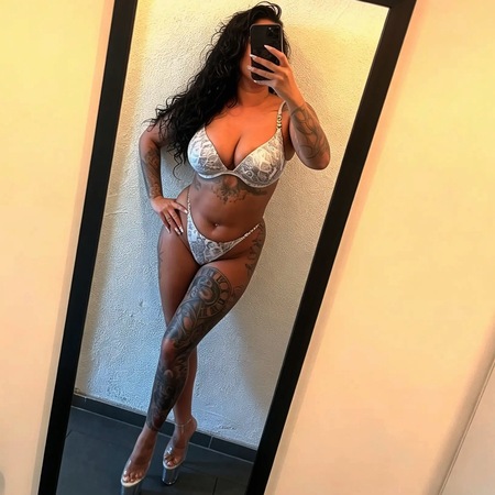 Tattoo MILF Emilia, Nürnberg