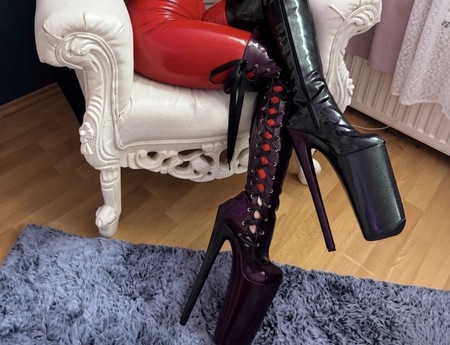 Deutsche Sera in Lack und Latex, Halle (Saale)