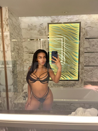 Latina 22 Jahre deutschsprachig, Berlin