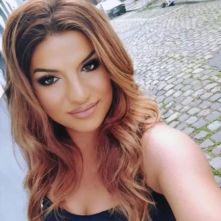 PORNO DENISA, Essen