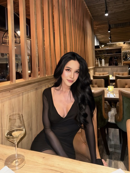 Foto von AV LINZI,  Super Hot!