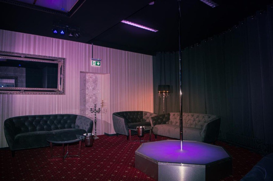 Foto von Tabledance RED DOOR