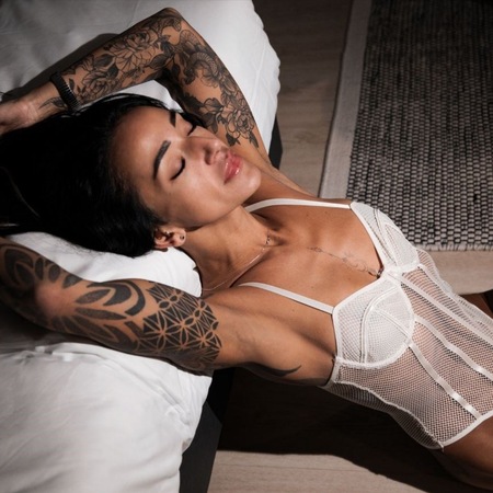 Ab Do. 18.12. Karina Skinny Tattoo-Lady, Augsburg