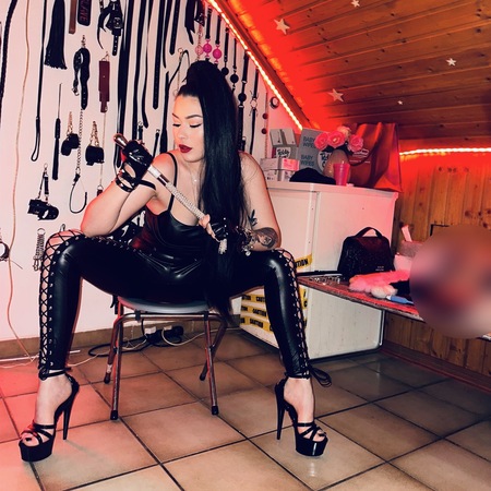 <img src="https://static.ladies-cdn.de/ladies/images/static-cdn/ladies-stars/img/ladies-stars-logo-icon.svg" class="starsContentIcon" />Mistress Mel  - wieder da, Rüsselsheim