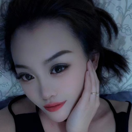 Foto von Mila   Kontakt nur per  WhatsApp