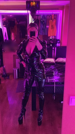 Julia little devil, Köln