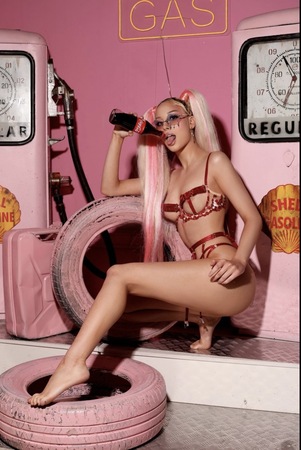 Maya - NUR 5 TAGE IN DER STADT, Frankfurt am Main