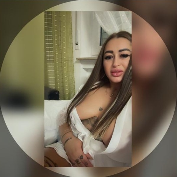 Foto von Rebeca Queen off Bl*w and Party