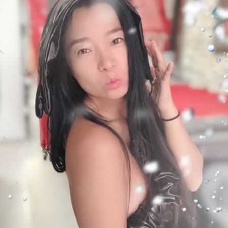 <img src="https://static.ladies-cdn.de/ladies/images/static-cdn/ladies-stars/img/ladies-stars-logo-icon.svg" class="starsContentIcon" />Miss Hongkong  DOMINA Massage, Essen