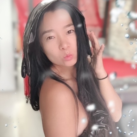 <img src="https://static.ladies-cdn.de/ladies/images/static-cdn/ladies-stars/img/ladies-stars-logo-icon.svg" class="starsContentIcon" />Miss Hongkong  DOMINA Massage, Essen