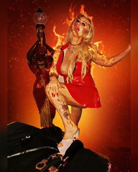 Foto von Lady Pamela NS Queen