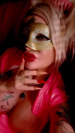 Lady Pamela dein fe***tes Vergnügen NS Queen, Bünde