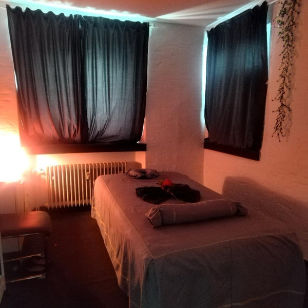 Yanyan Massage